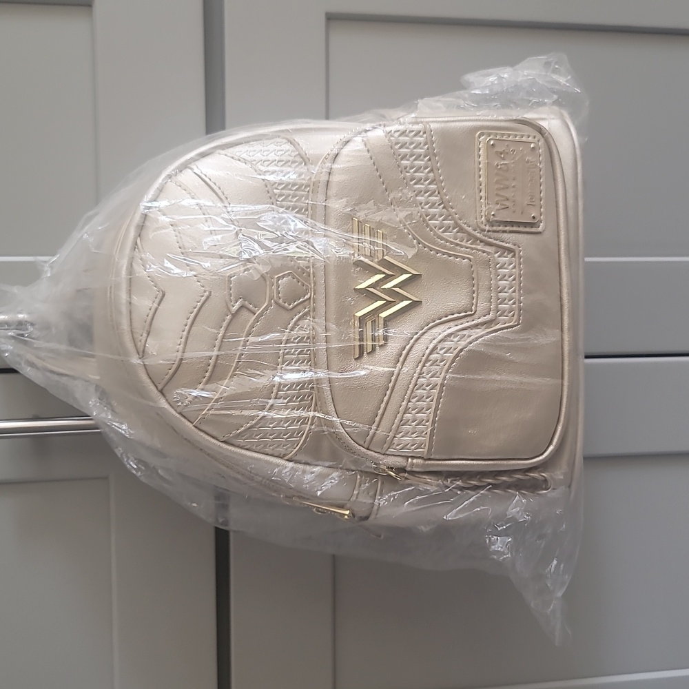 DC Loungefly mini backpack Wonder Woman NEW, never opened